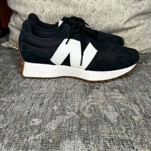 Size 9 - New Balance 327 Black White Gum Women’s EUC